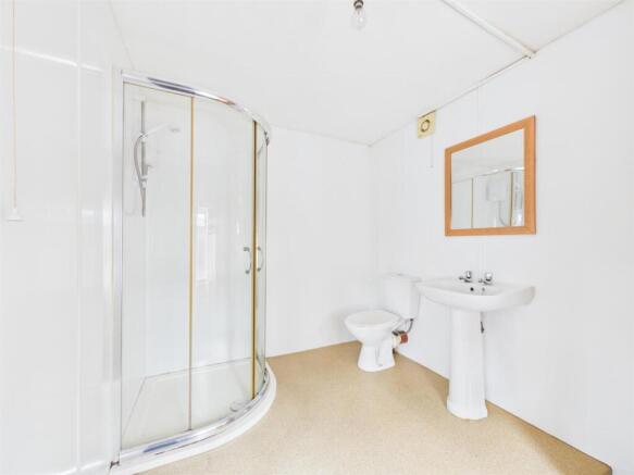 Sitting Room/Shower Room
