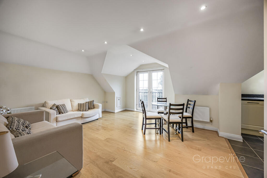 Headley Road, Woodley, RG5 photo 3