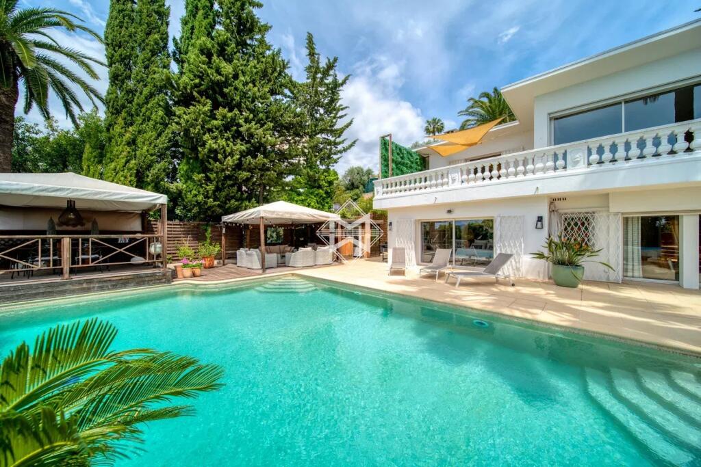 Main image of property: Provence-Alps-Cote d`Azur, Alpes-Maritimes, Le Cannet