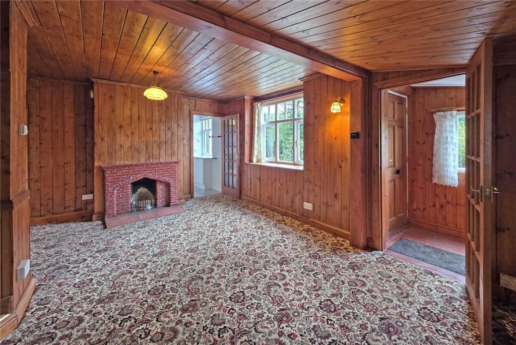 House in Llandrindod Wells - More