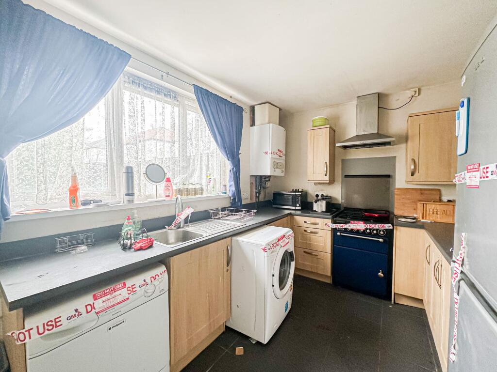 Stamfordham Drive, Liverpool, L19 photo 2