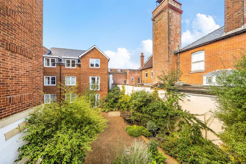 Apartment in Salisbury, Wyndham Park - More