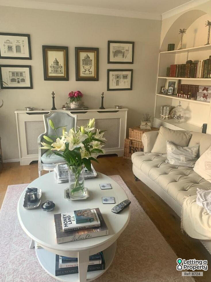 Main image of property: Upton Close, Henley-On-Thames, Oxfordshire, RG9 1BT
