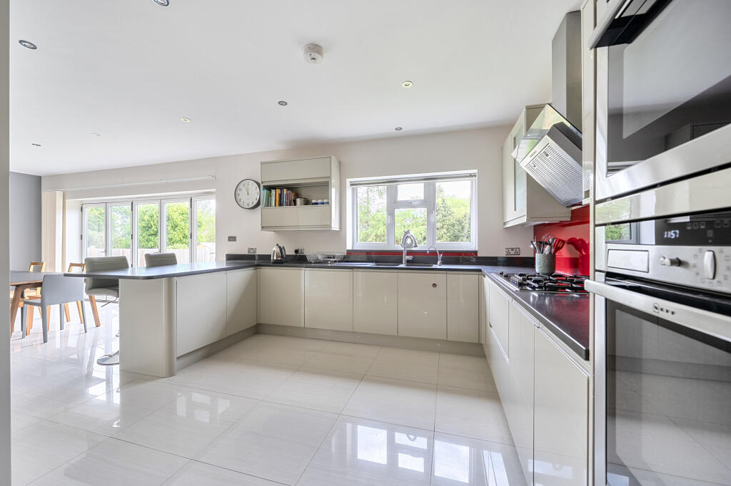 House in Sevenoaks, St John's - View 3