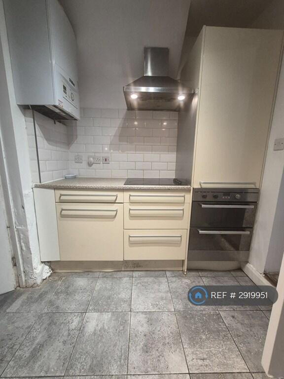 House in London - View 5