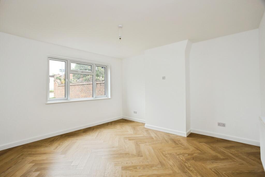 Baltic Road, Tonbridge, Kent, TN9 photo 3