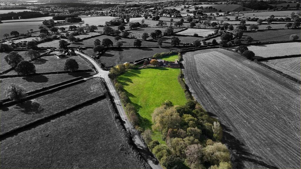 House in Stoke-on-Trent - View 4