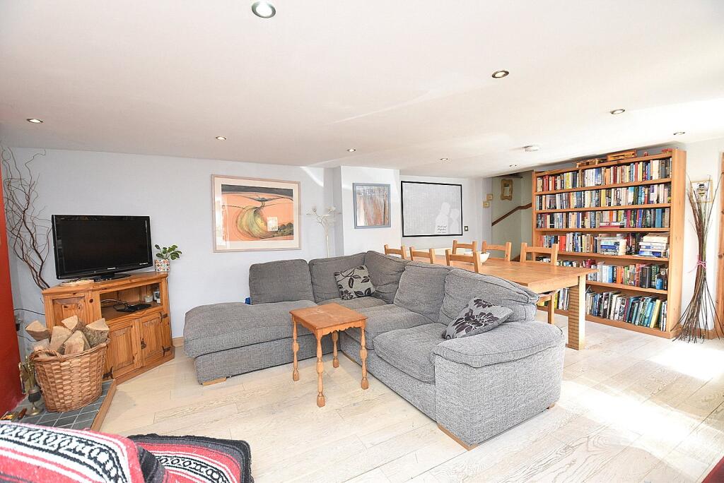 Ash End, Henstridge, Templecombe, Somerset, BA8