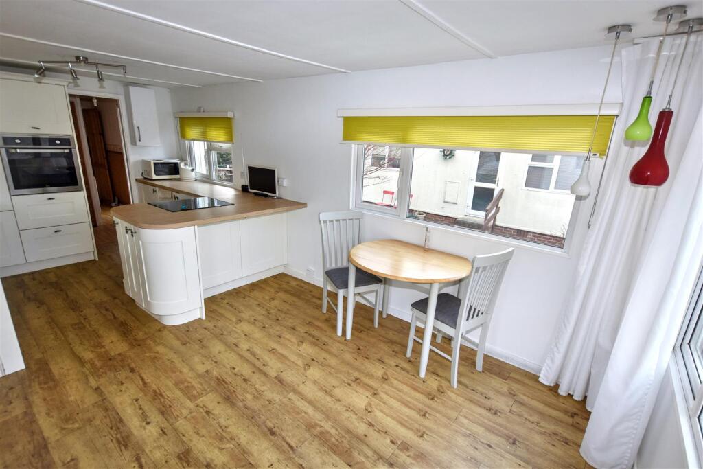 Lansdowne Park Homes, Wheal Rose, Redruth photo 3