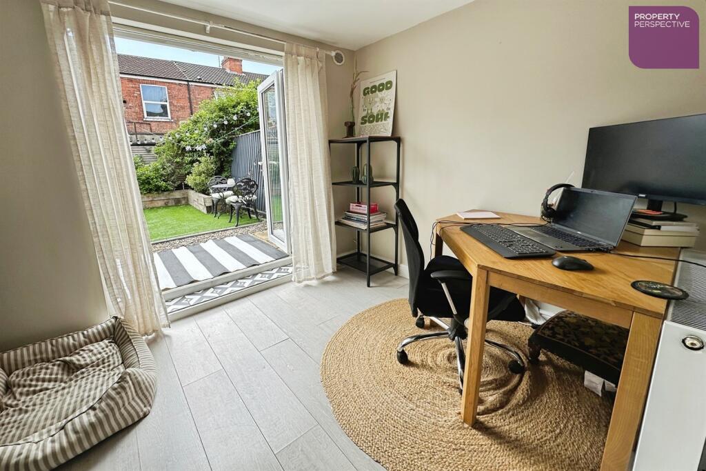 House in Hull, Avenues - More