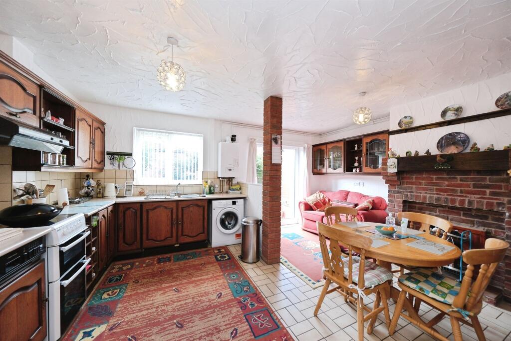 House in Ilkeston, West Hallam - View 5