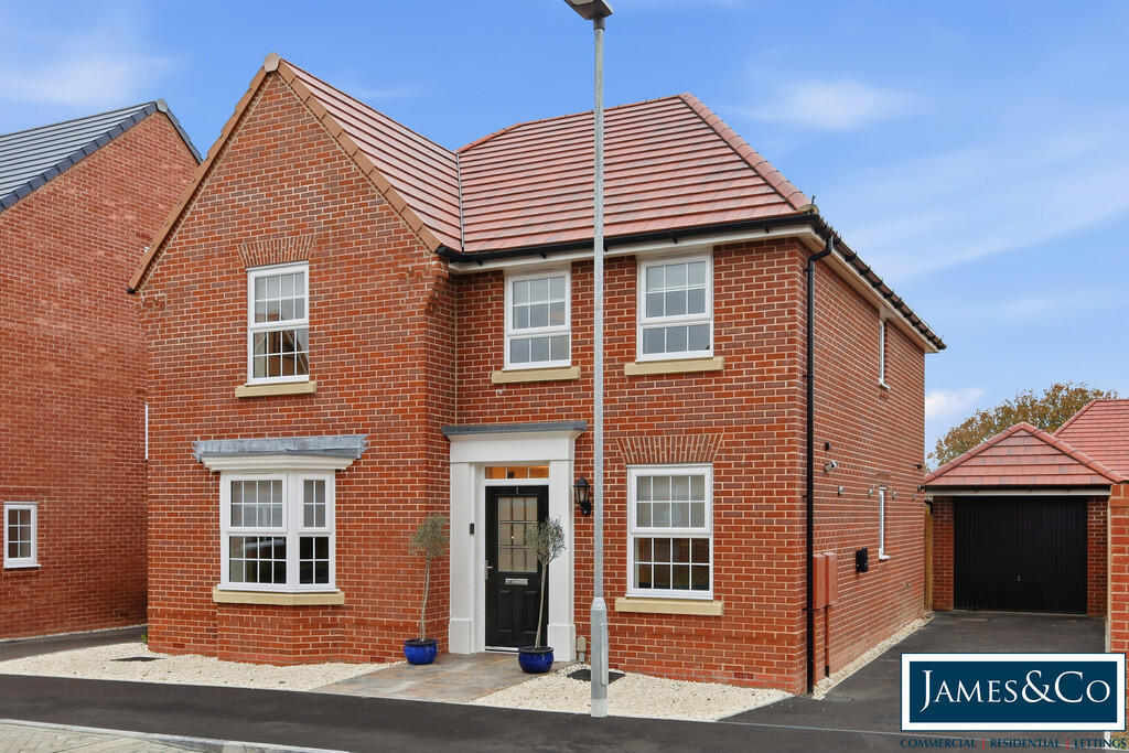 4-bed detached on Otter Chase, Dunmow, £600,000