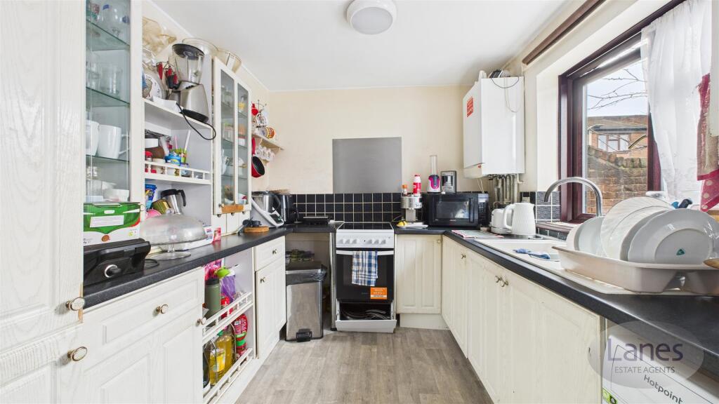 Sandringham Way, Waltham Cross photo 4