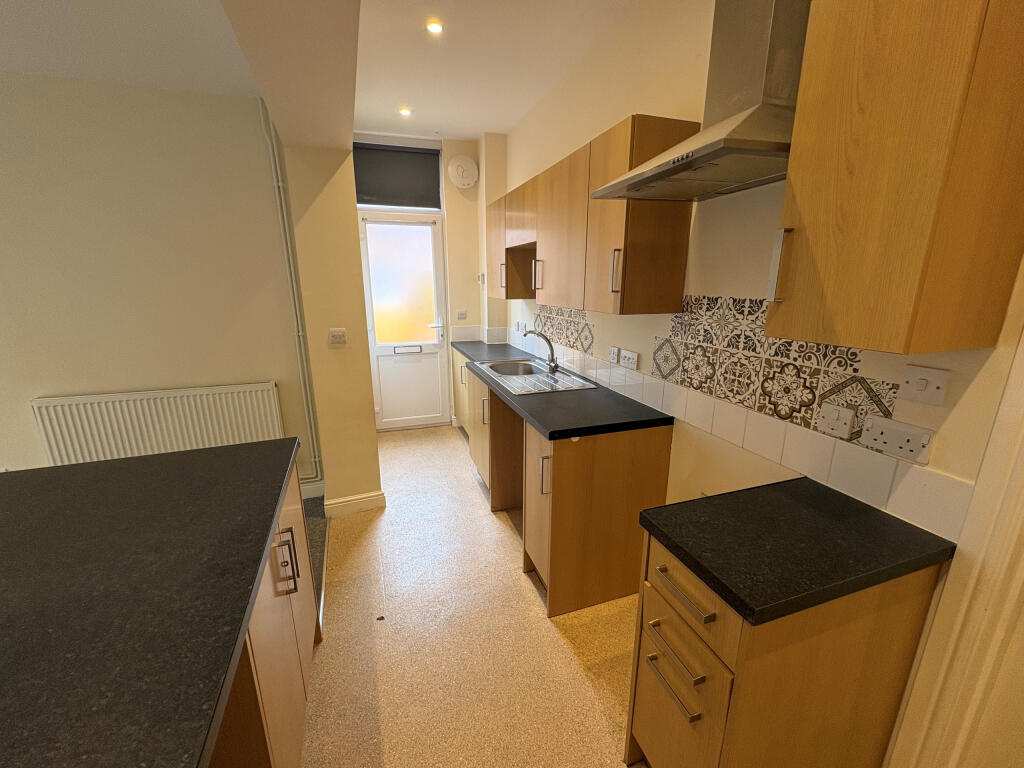Apartment in Yeovil, Preston Plucknett - View 4