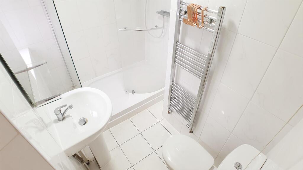 1 bedroom house share for rent