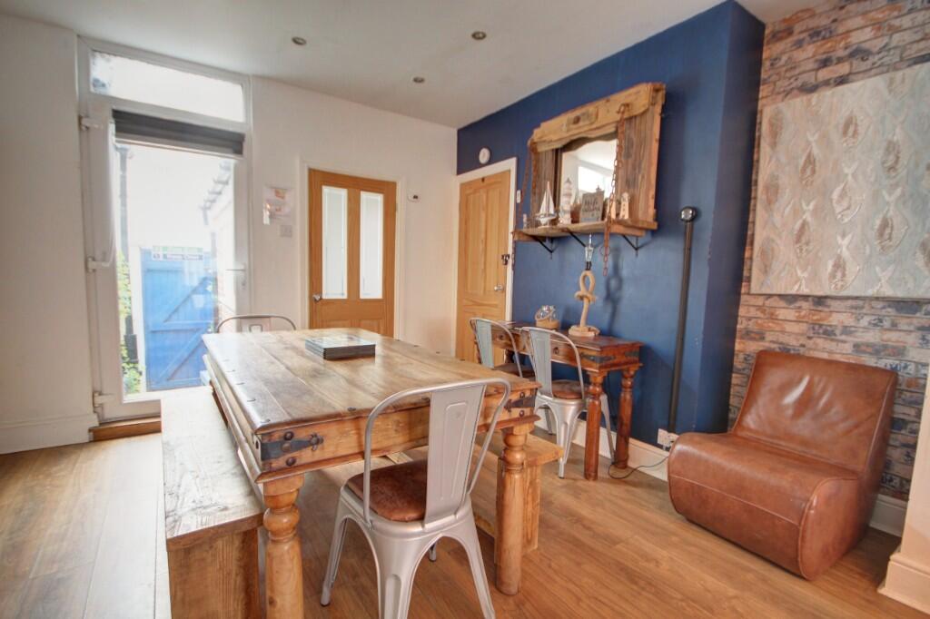 5 Falcon Terrace, Whitby, North Yorkshire, YO21 1EH photo 2