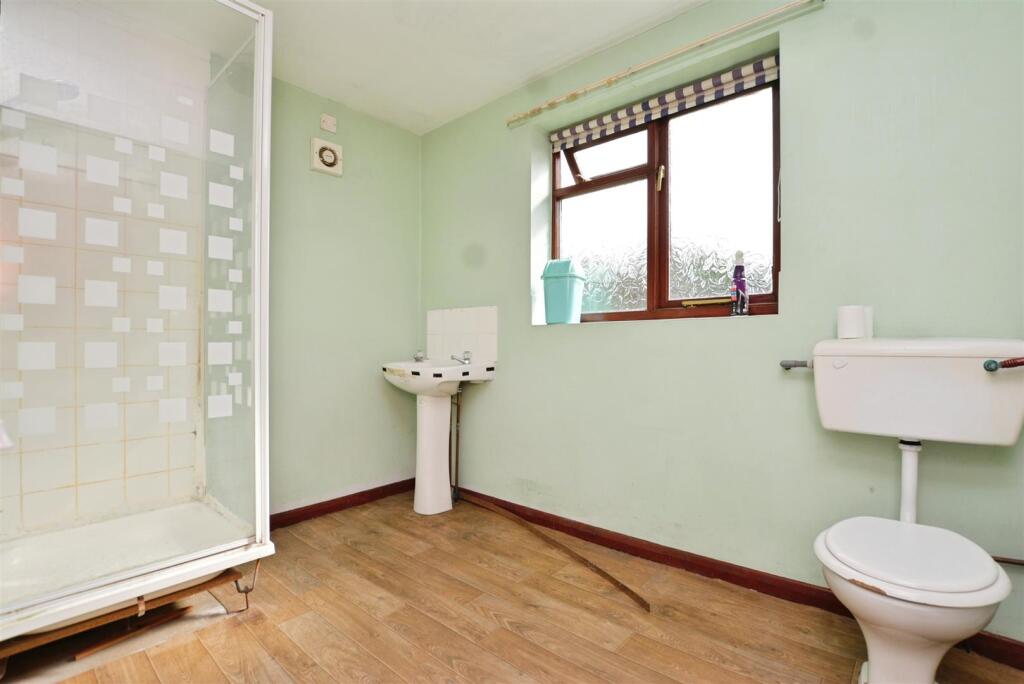 House in Doncaster - View 5