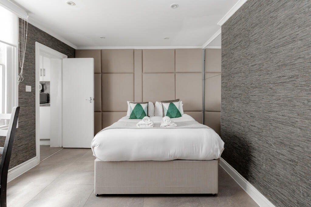 Main image of property: Queensborough Terrace, W2