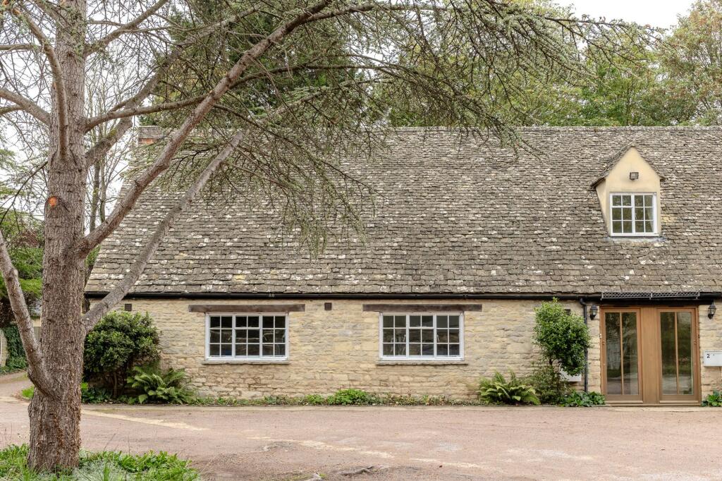 Main image of property: Cassington Road, Yarnton, OX5