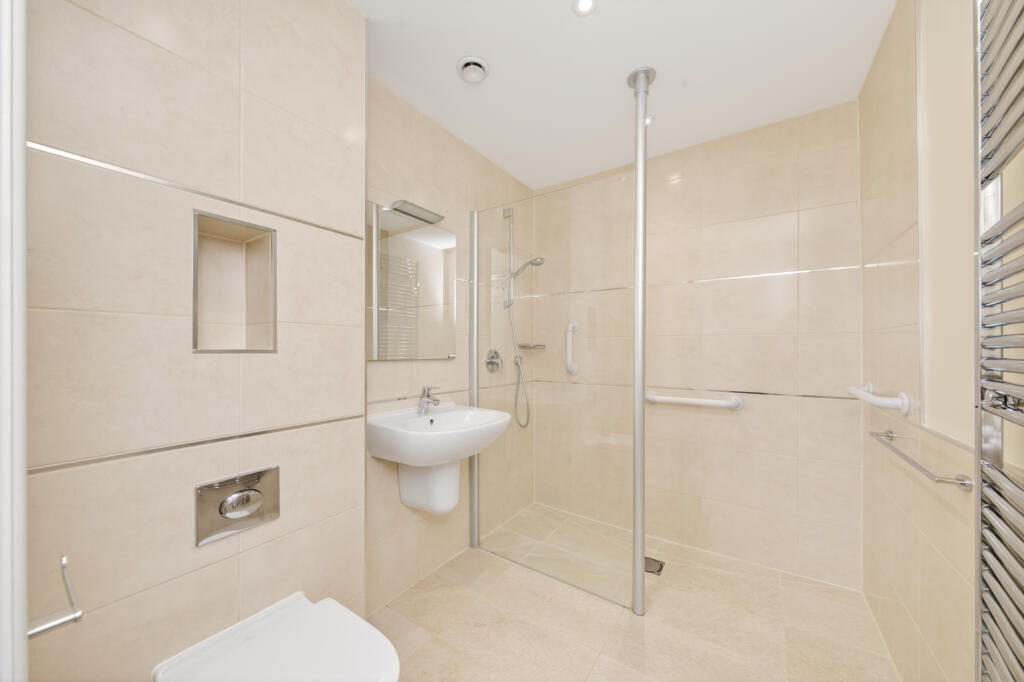 Apartment in Leeds - View 4
