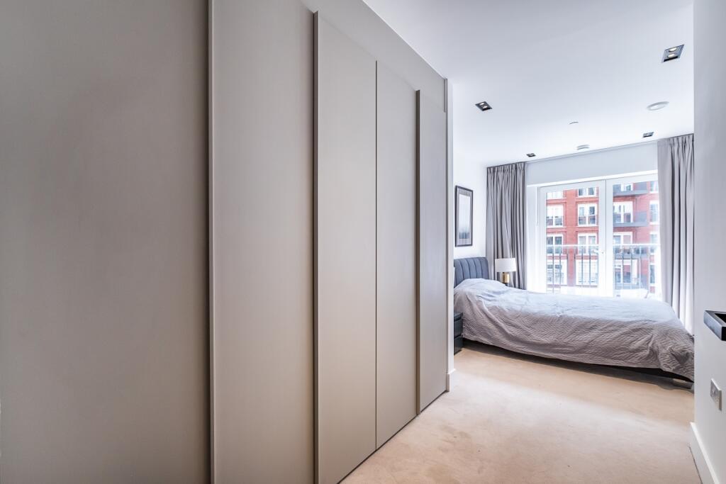 6 Exchange Gardens, London, SW8