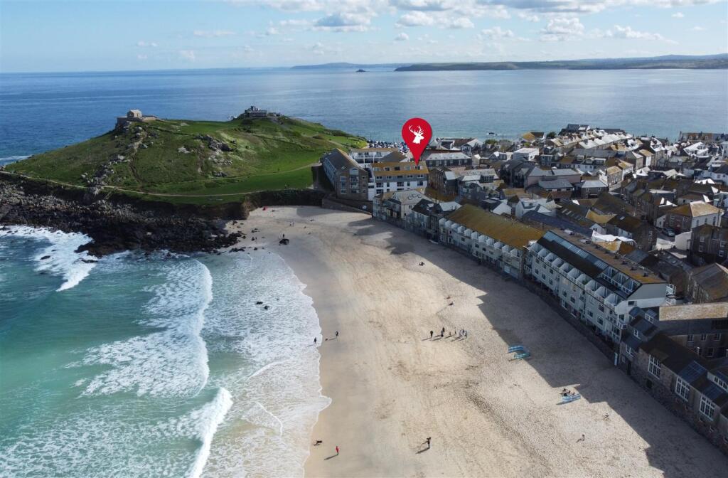 2-bed apartment on St. Nicholas Court, St Ives, £575,000