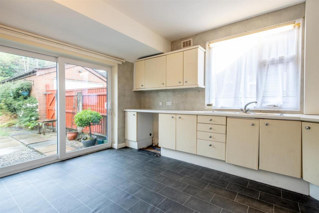 House in Fylde, Freckleton - More