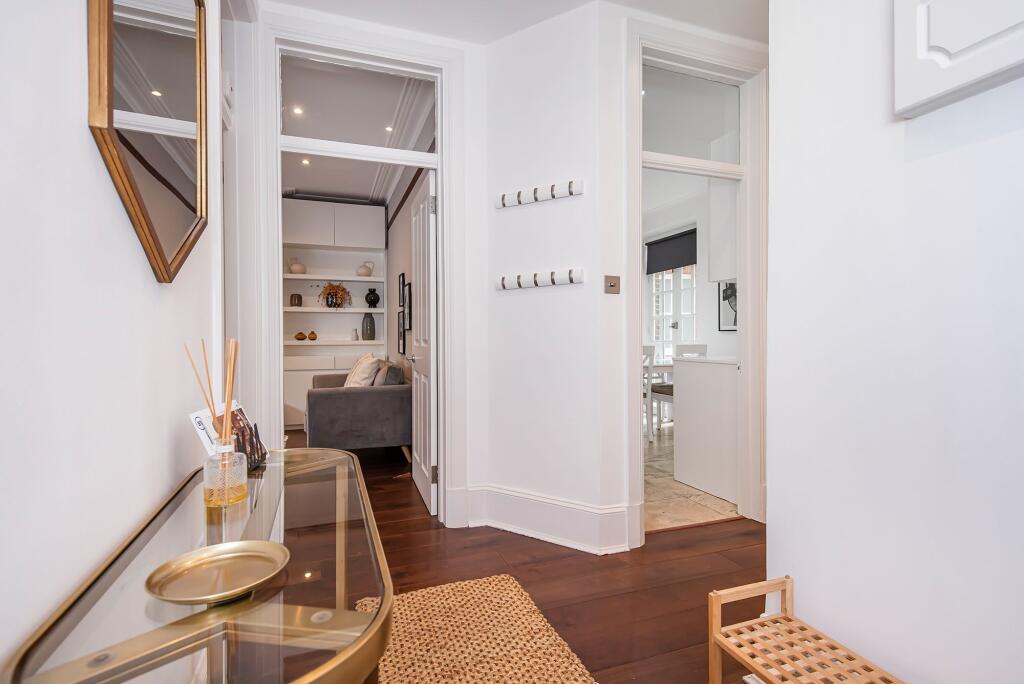 Apartment in London - View 5