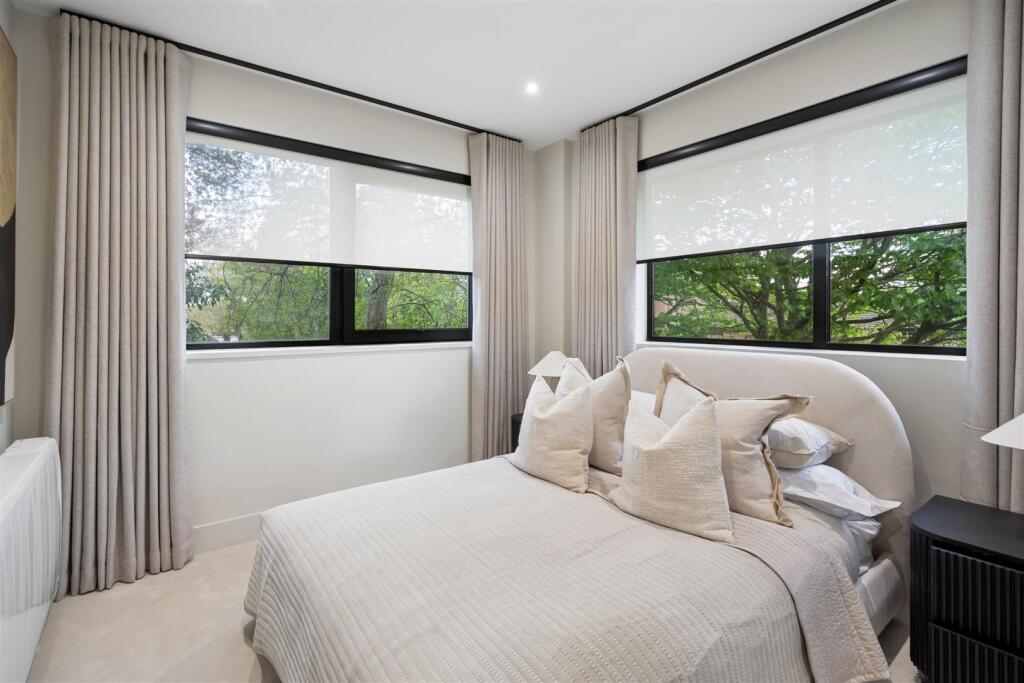 Apartment in Slough - View 2