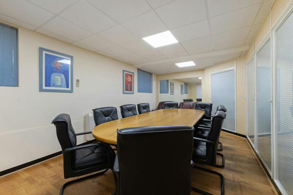 107282_Legacy-Centre-Hanworth-Trading-Estate-Hampton-Road-41_low.jpg