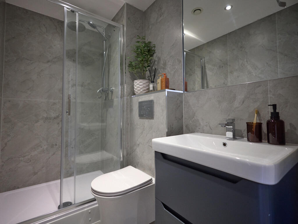 Apartment in Leeds - View 3