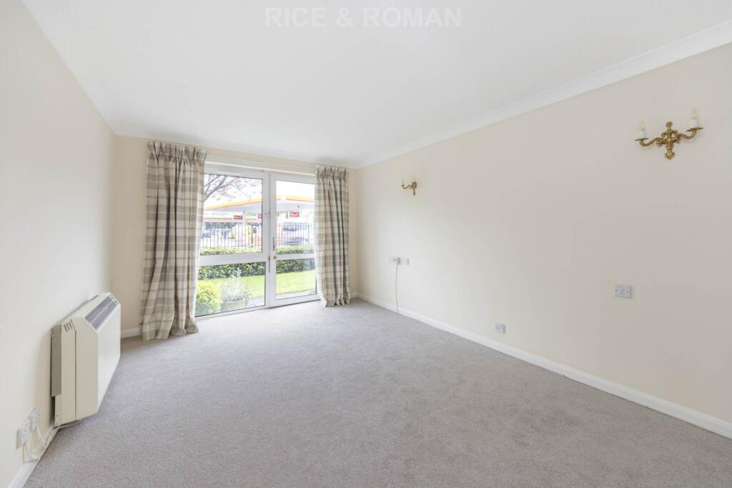 Apartment in Windsor - View 3