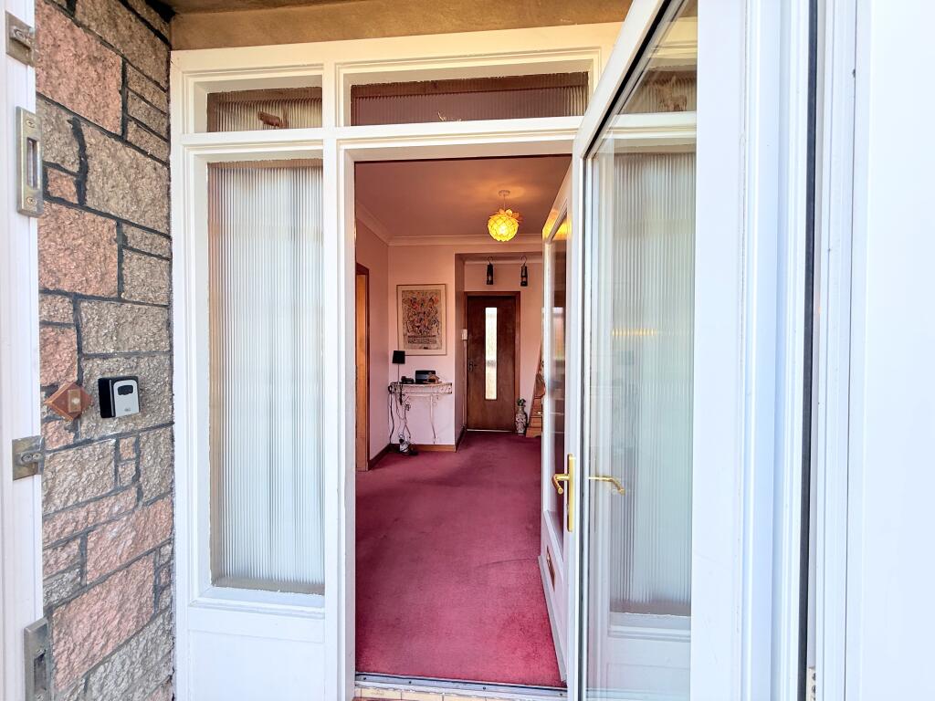 15 Woodlands Drive, Brightons, Falkirk, FK2 0TF photo 3