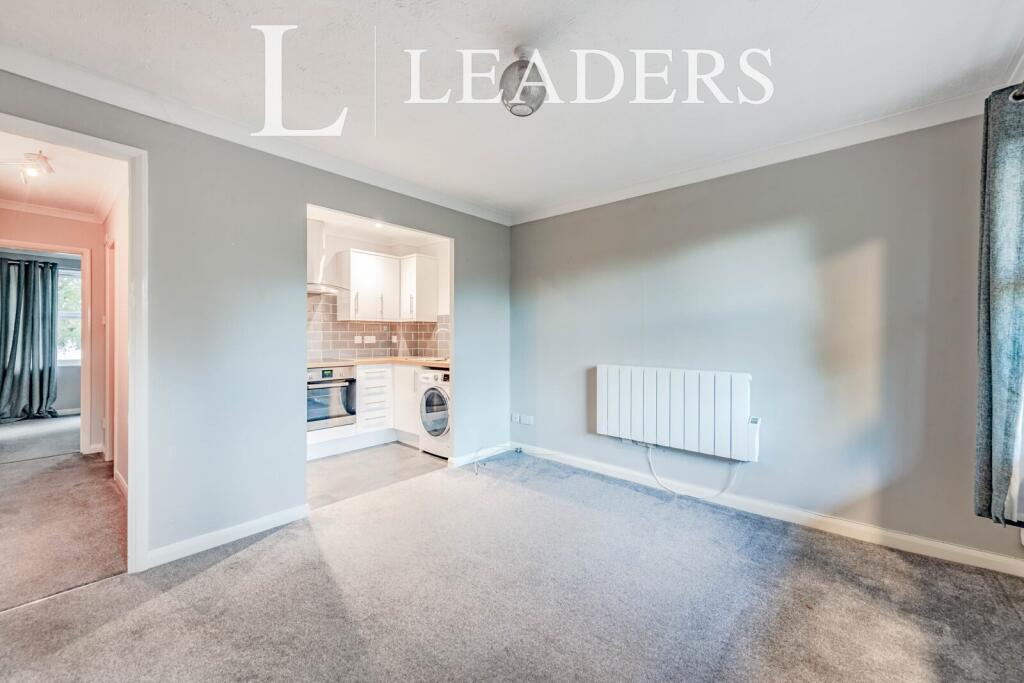 Apartment in Crawley, West Sussex - View 2