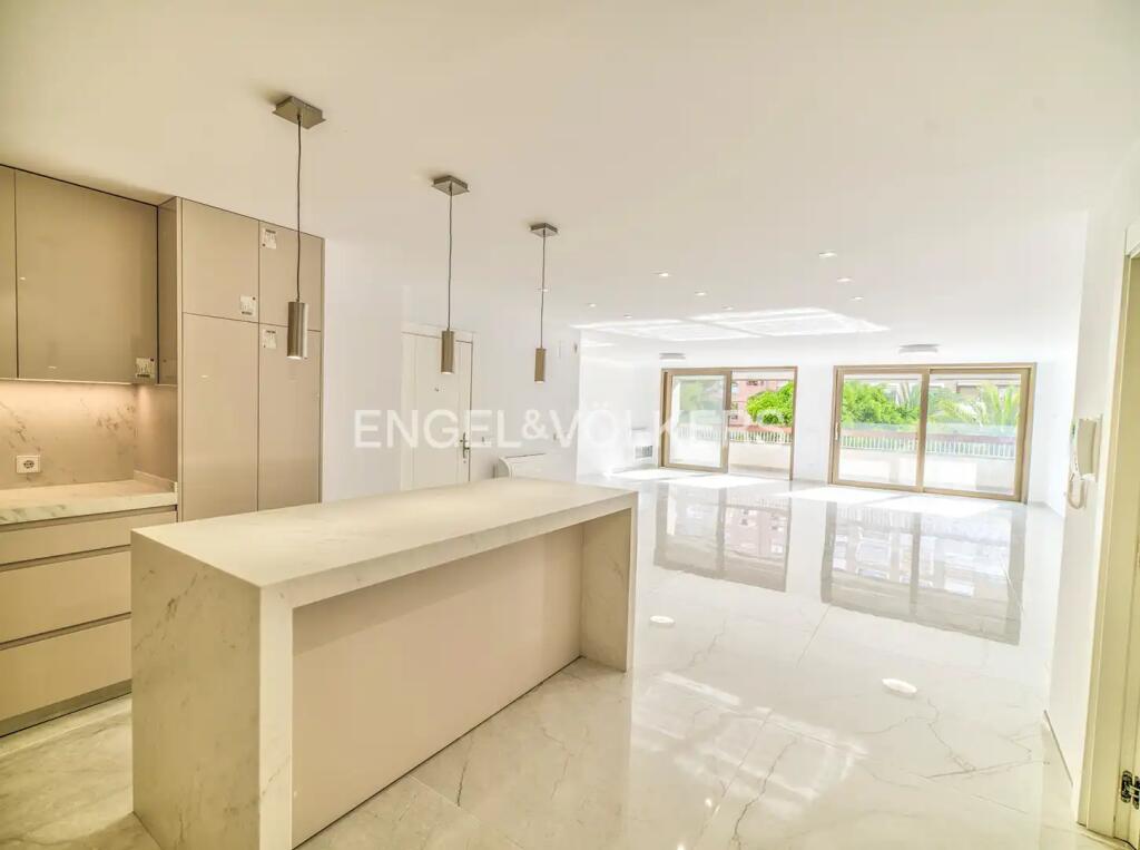 Main image of property: Valencia, Alicante, Alicante
