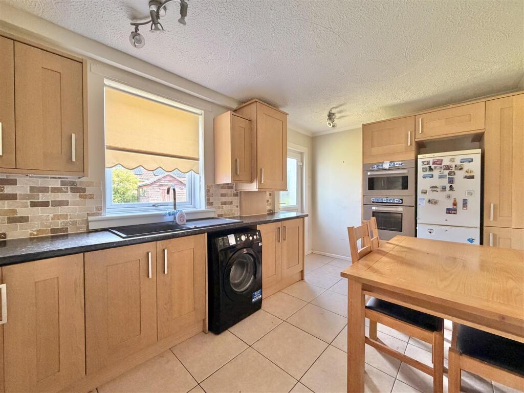 House in Viewpark, Fallside - View 4