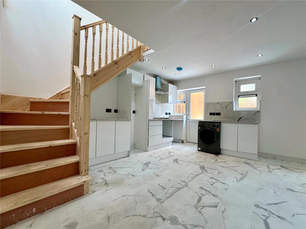 House in Birmingham, Wylde Green, Erdington - View 2