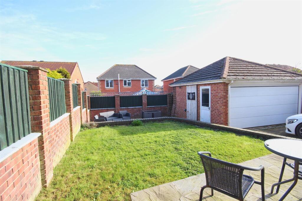 Oaklands, Hornsea photo 2