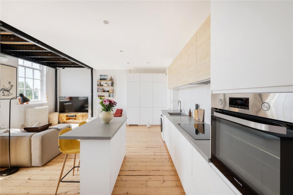 Apartment in London - More