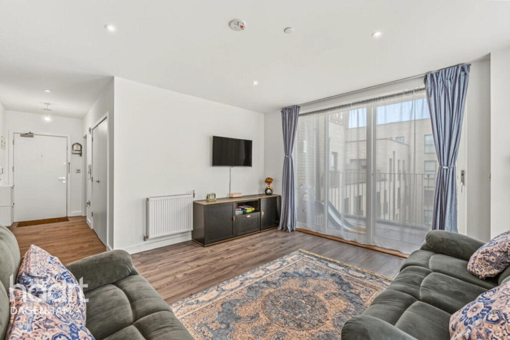Apartment in Romford - More