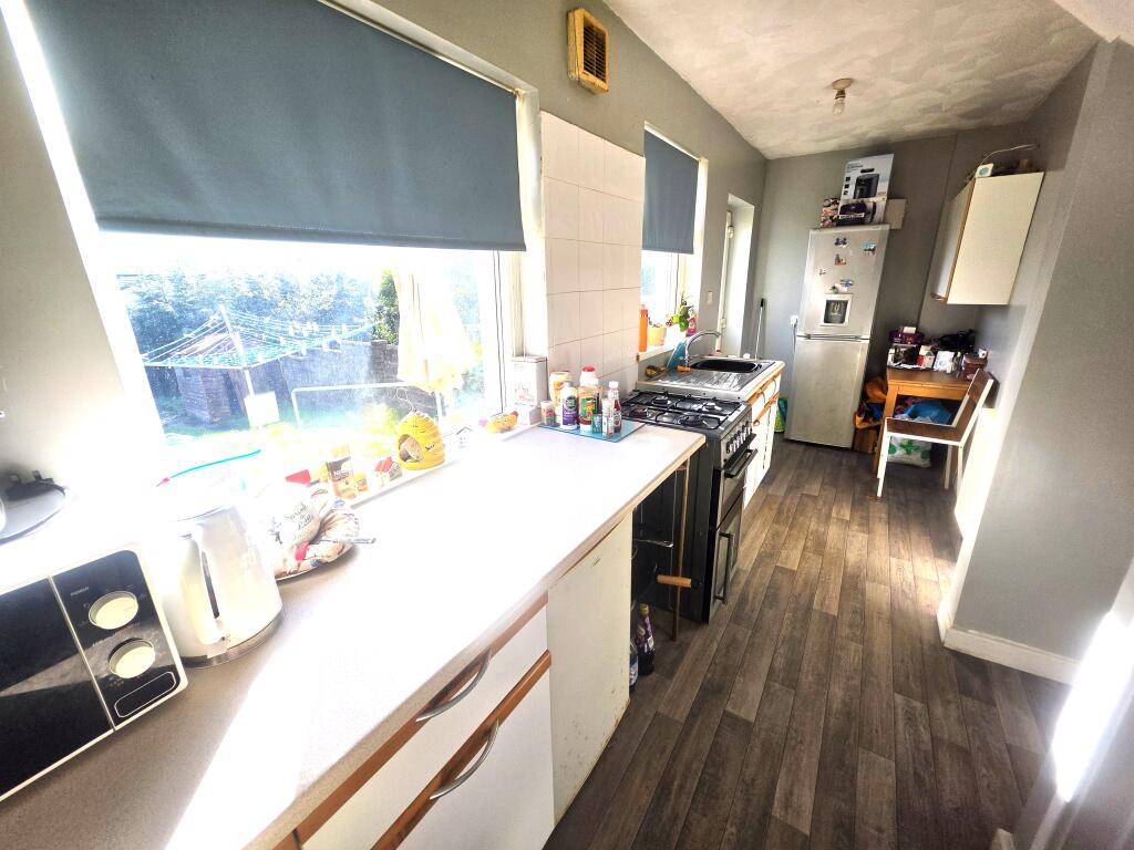 House in Crumlin, Croespen-maen - More