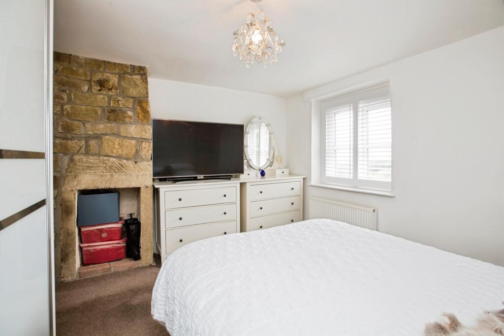Norland Town Road, Norland, Sowerby Bridge - More