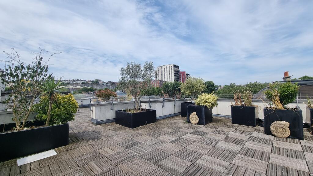 Apartment in Brighton - View 3