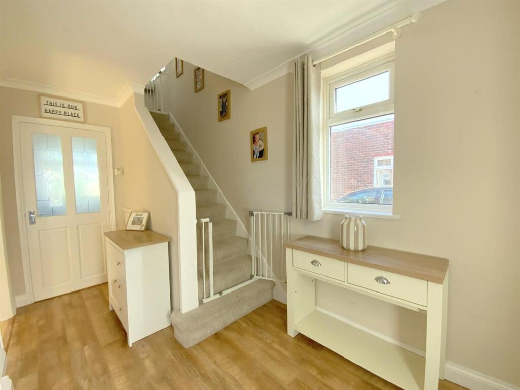 Southwold Crescent, Grimsby photo 4