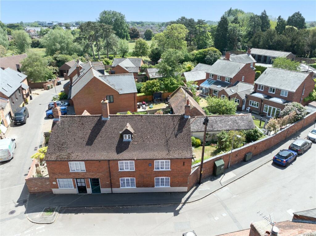 Main image of property: Silver Street, Newport Pagnell, Buckinghamshire, MK16