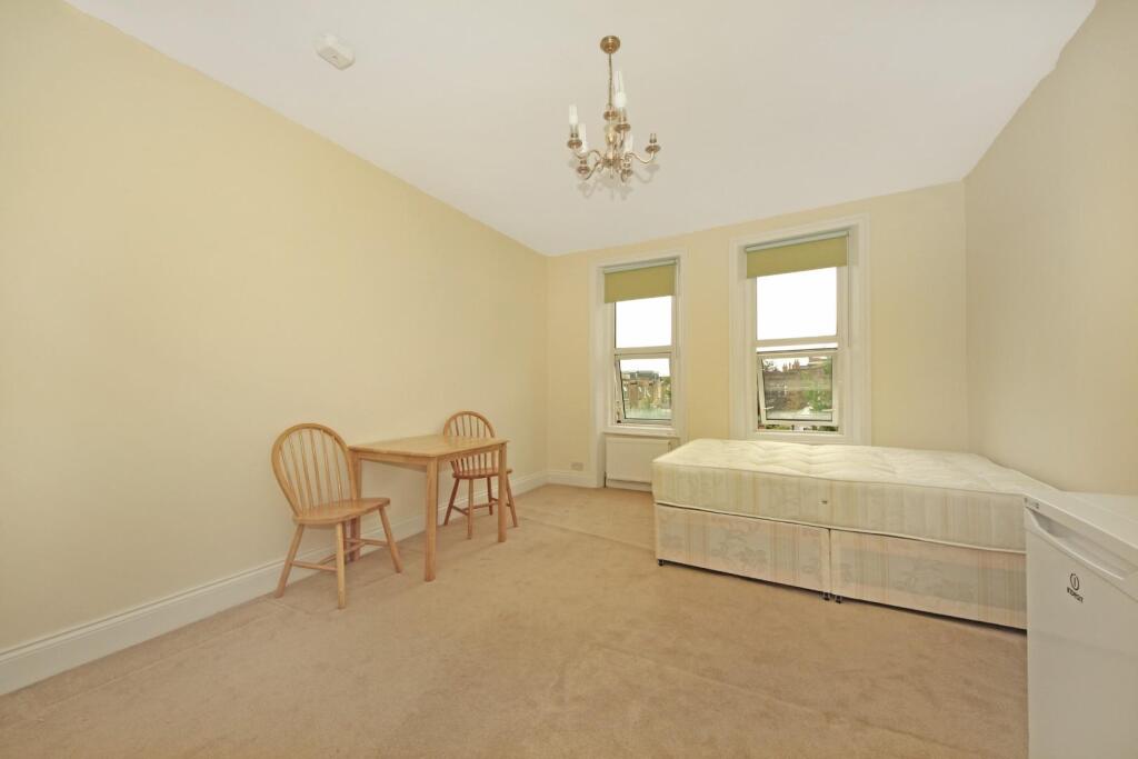 Studio flat for rent