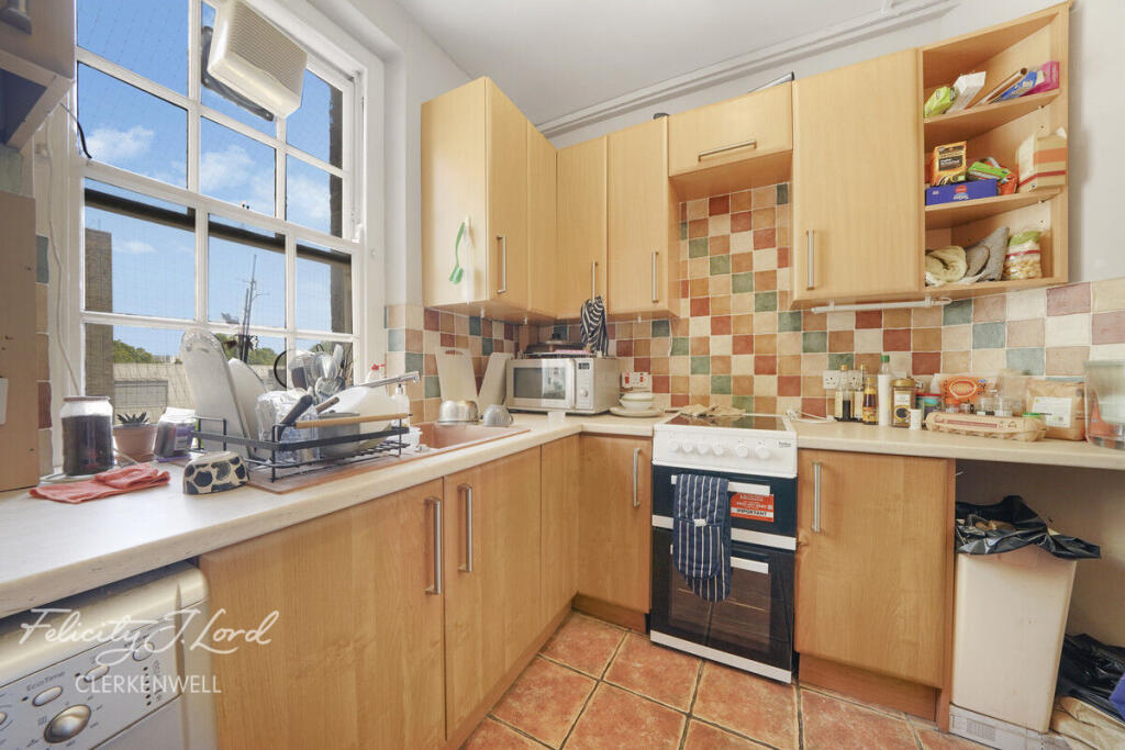 Apartment in London - View 5