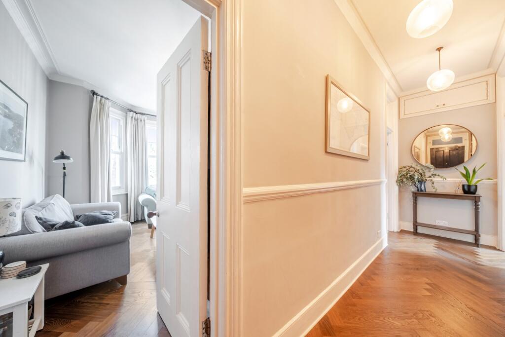 Apartment in London - More