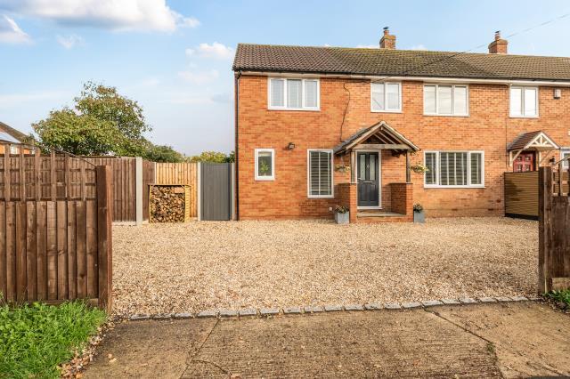 House in Thatcham, West Berkshire - View 2
