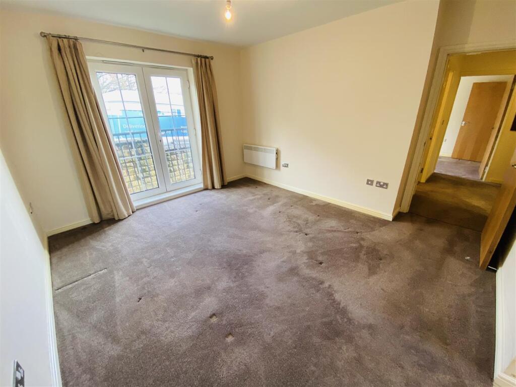 Agincourt Drive, Bingley photo 2